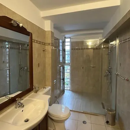 Skanderbeg Square Center Apartment