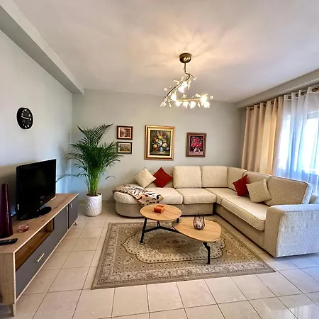 Skanderbeg Square Center Apartment