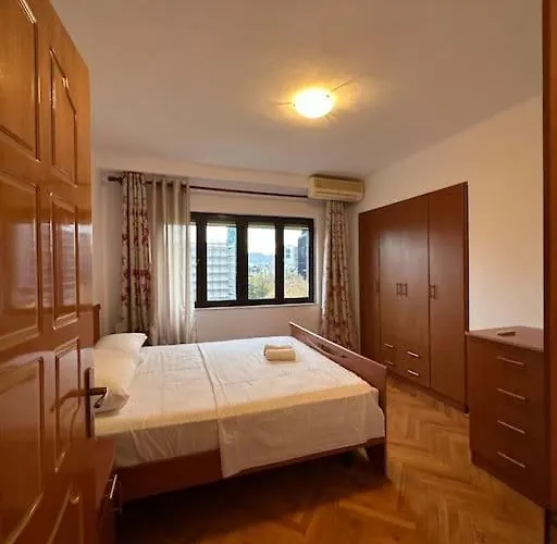 Skanderbeg Square Center Apartmán