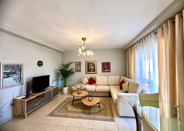 Skanderbeg Square Center * 티라나