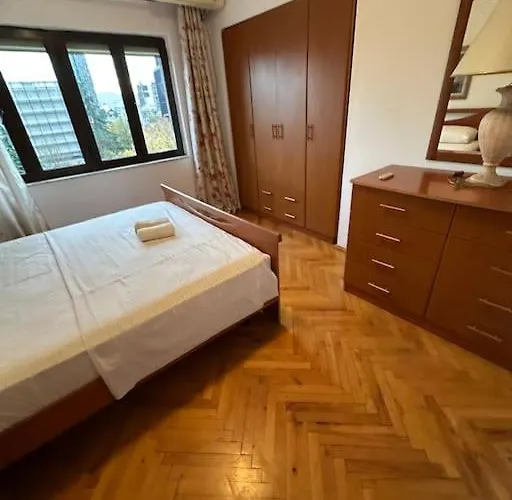 Skanderbeg Square Center Apartment